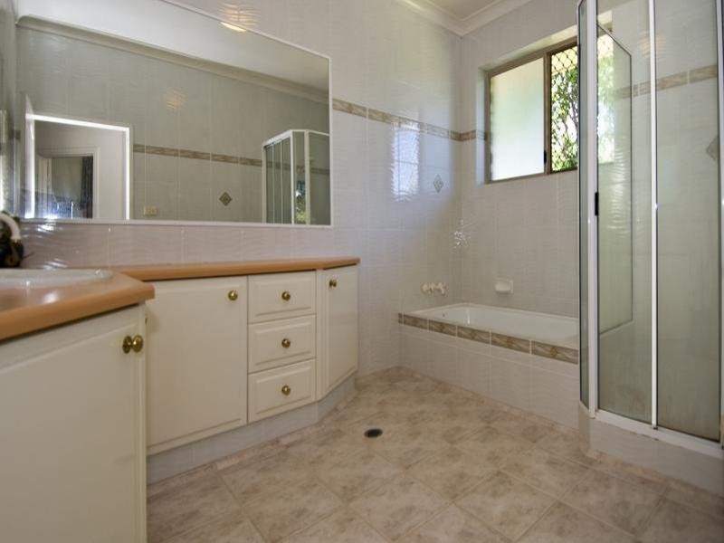 40 Summer Hill Drive, Cairns QLD 4870