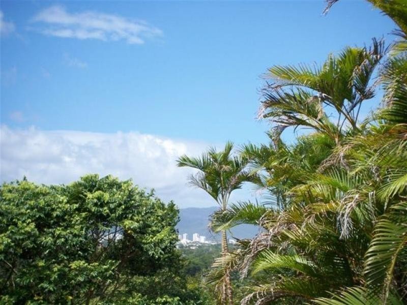 9 Bellevue Crescent, Edge Hill QLD 4870