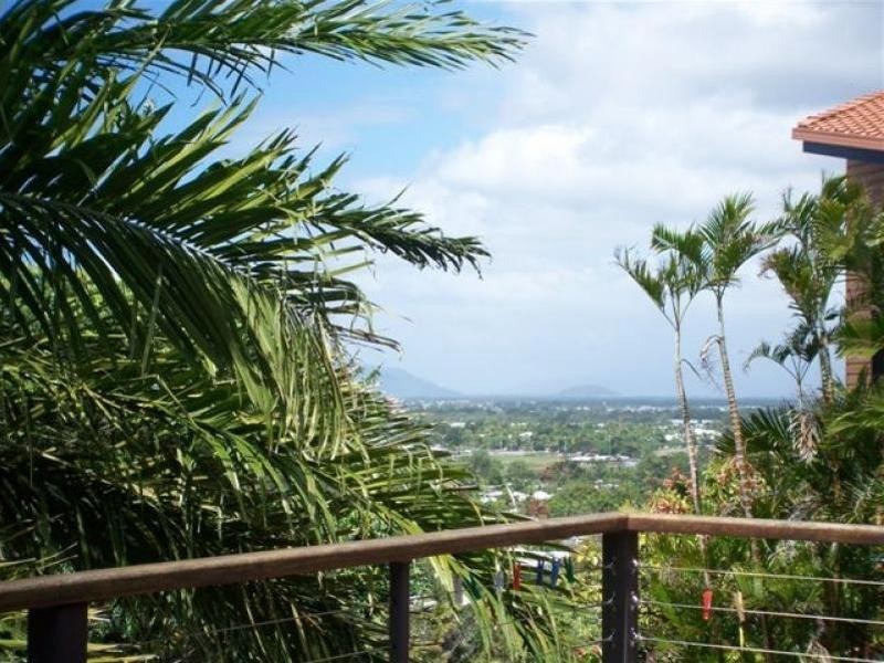 9 Bellevue Crescent, Edge Hill QLD 4870