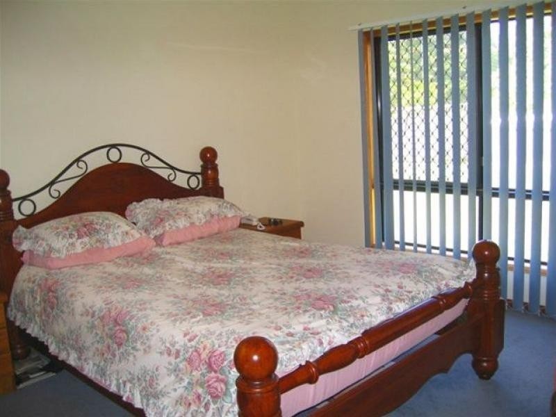 27 Shamrock Avenue, Brinsmead QLD 4870