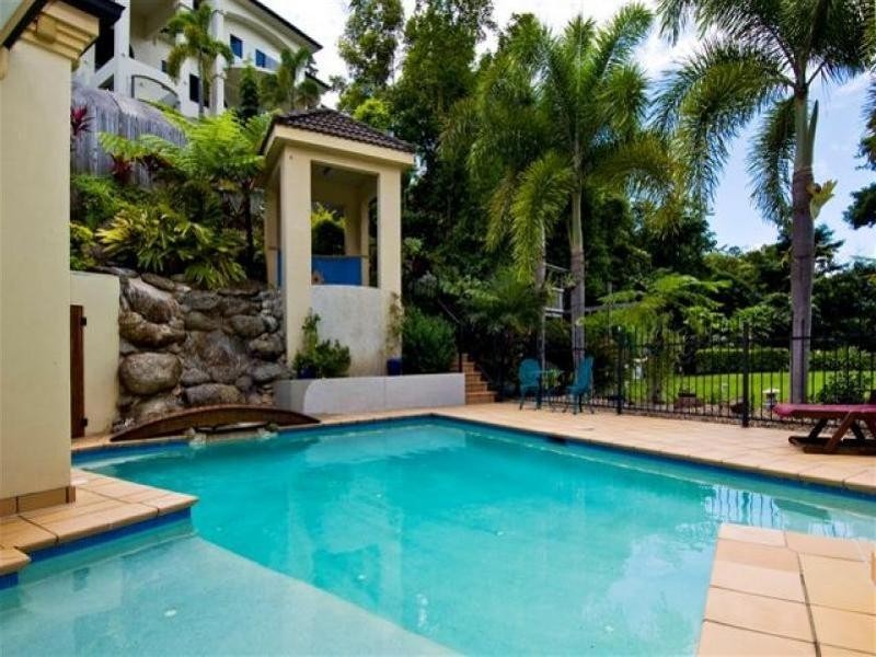 46 East Parkridge Drive, Whitfield QLD 4870