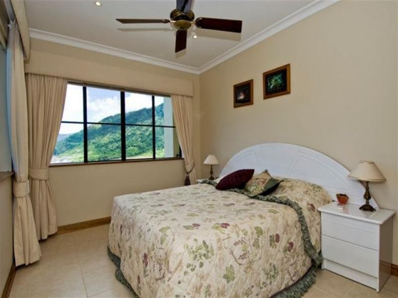 46 East Parkridge Drive, Whitfield QLD 4870