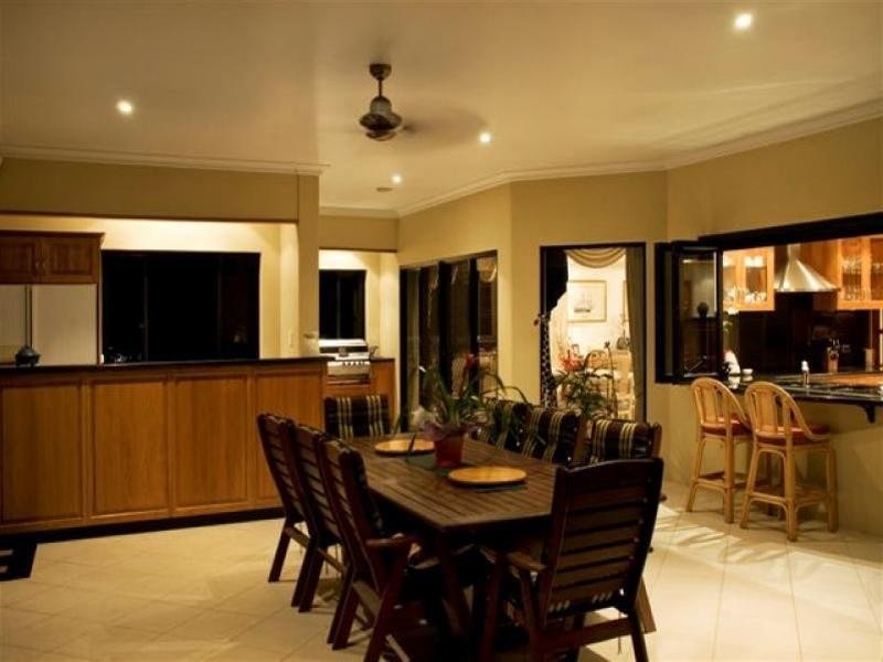 46 East Parkridge Drive, Whitfield QLD 4870
