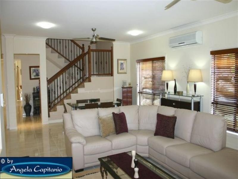 17 East Parkridge Drive, Whitfield QLD 4870