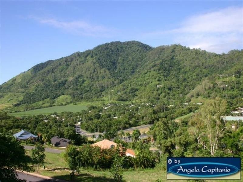 17 East Parkridge Drive, Whitfield QLD 4870