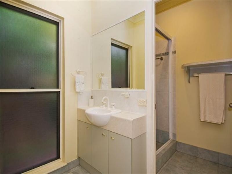 10 East Parkridge Drive, Whitfield QLD 4870