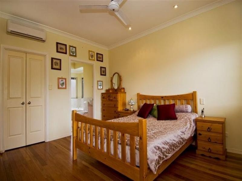 10 East Parkridge Drive, Whitfield QLD 4870