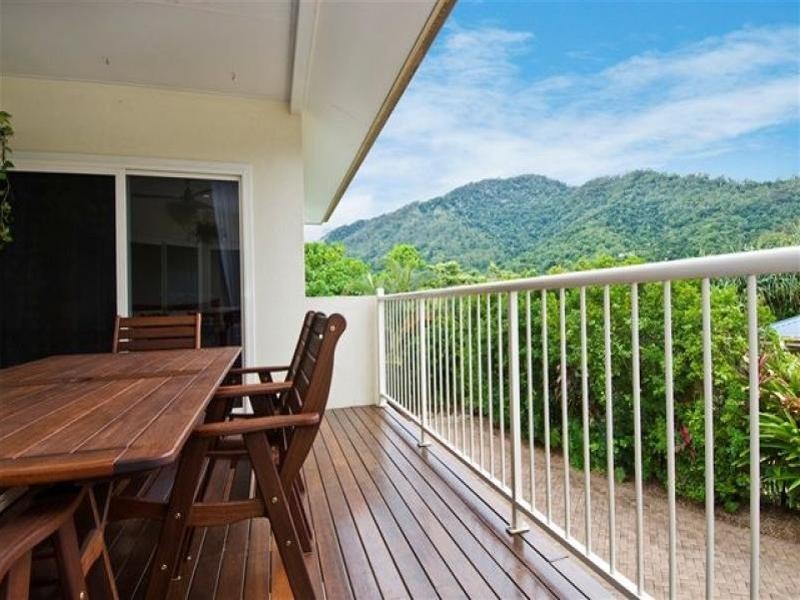 10 East Parkridge Drive, Whitfield QLD 4870