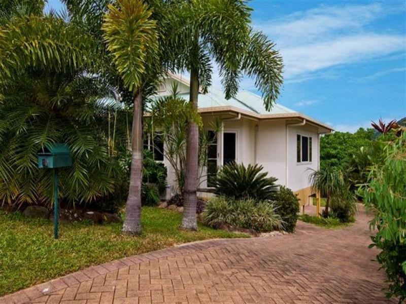 10 East Parkridge Drive, Whitfield QLD 4870