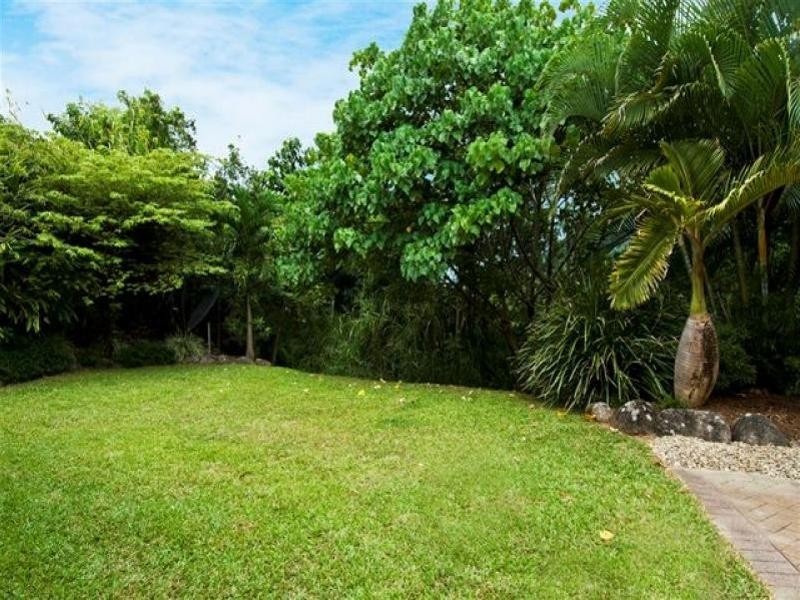 10 East Parkridge Drive, Whitfield QLD 4870