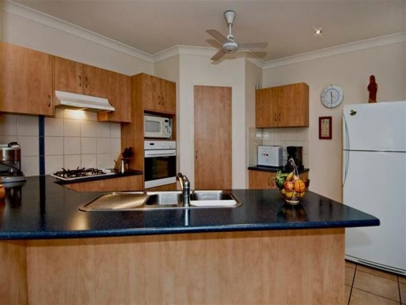 7 Barcoo Close, Bentley Park QLD 4869