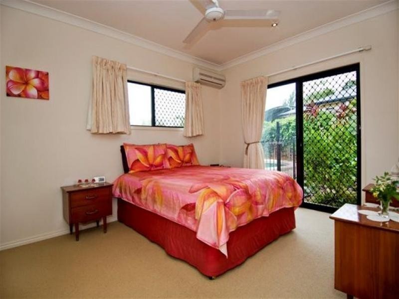 7 Barcoo Close, Bentley Park QLD 4869