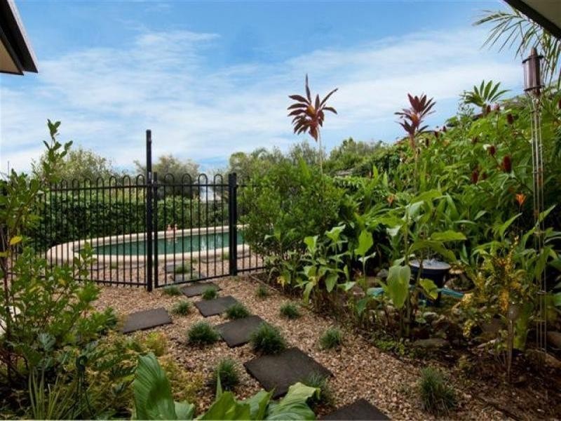 7 Barcoo Close, Bentley Park QLD 4869