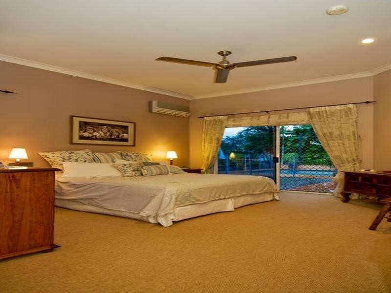 17 Olfersia Court, Mooroobool QLD 4870