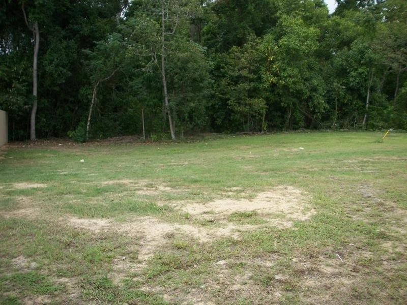 13 Muller Street, Palm Cove QLD 4879