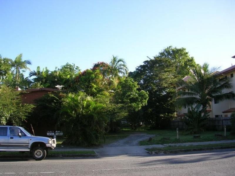 35 Digger Street, Cairns North QLD 4870