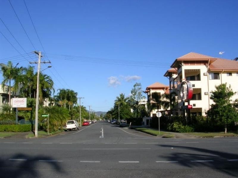35 Digger Street, Cairns North QLD 4870