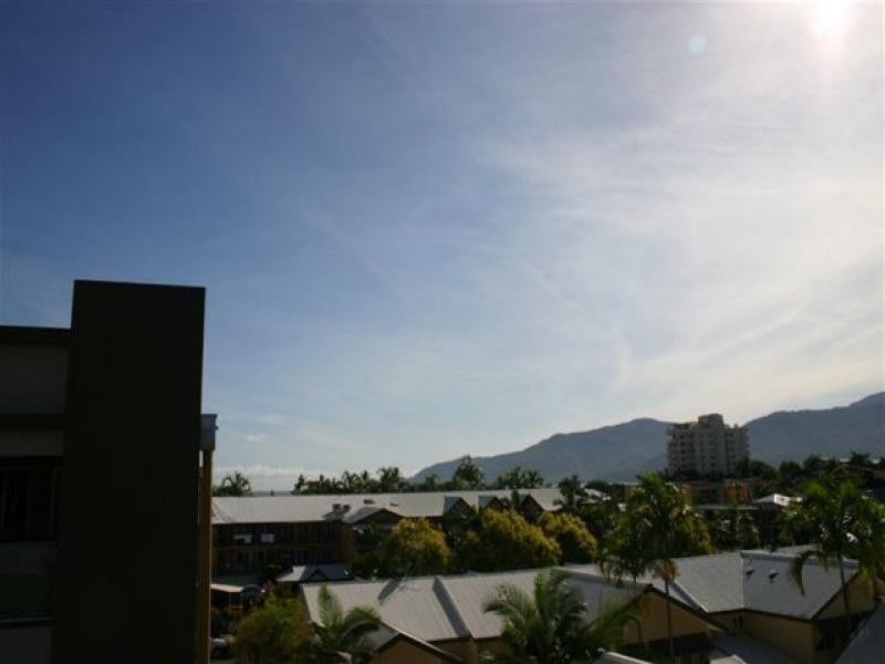 21 Digger Street, Cairns North QLD 4870