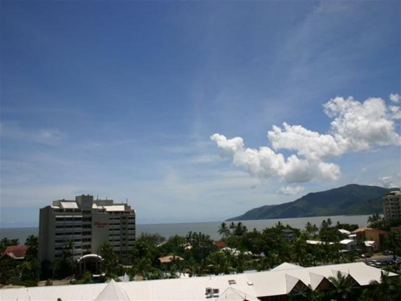 21 Digger Street, Cairns North QLD 4870