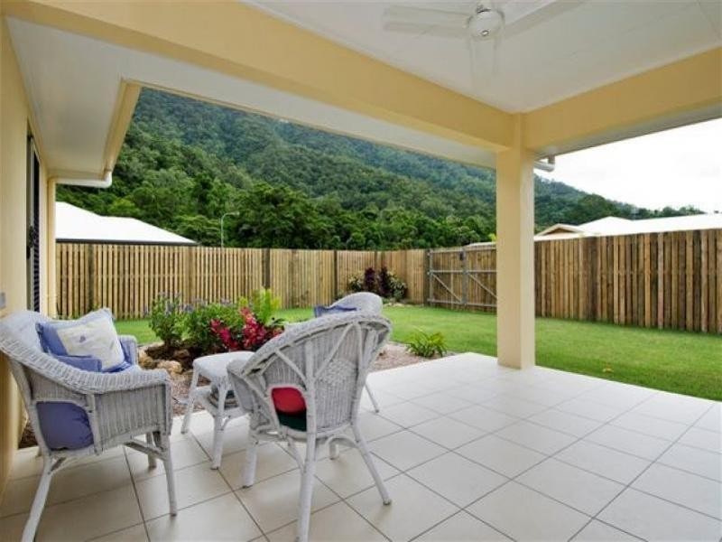 2 Stringer Close, Redlynch QLD 4870