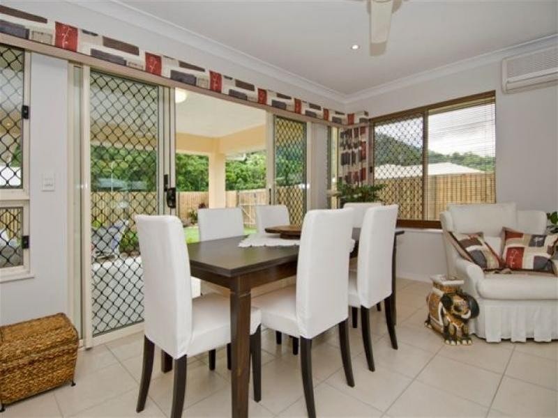 2 Stringer Close, Redlynch QLD 4870