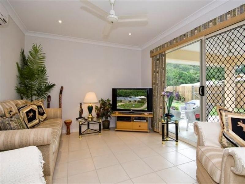 2 Stringer Close, Redlynch QLD 4870