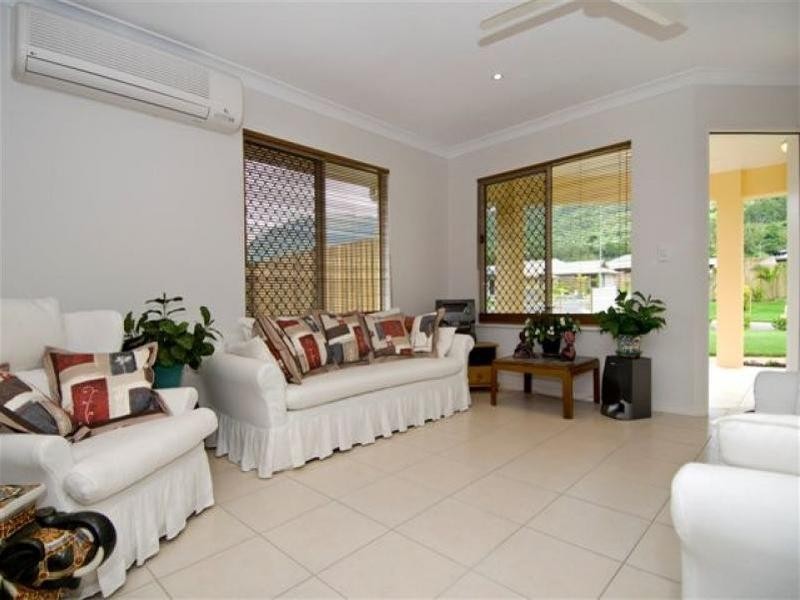 2 Stringer Close, Redlynch QLD 4870