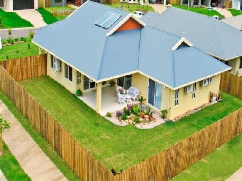 2 Stringer Close, Redlynch QLD 4870