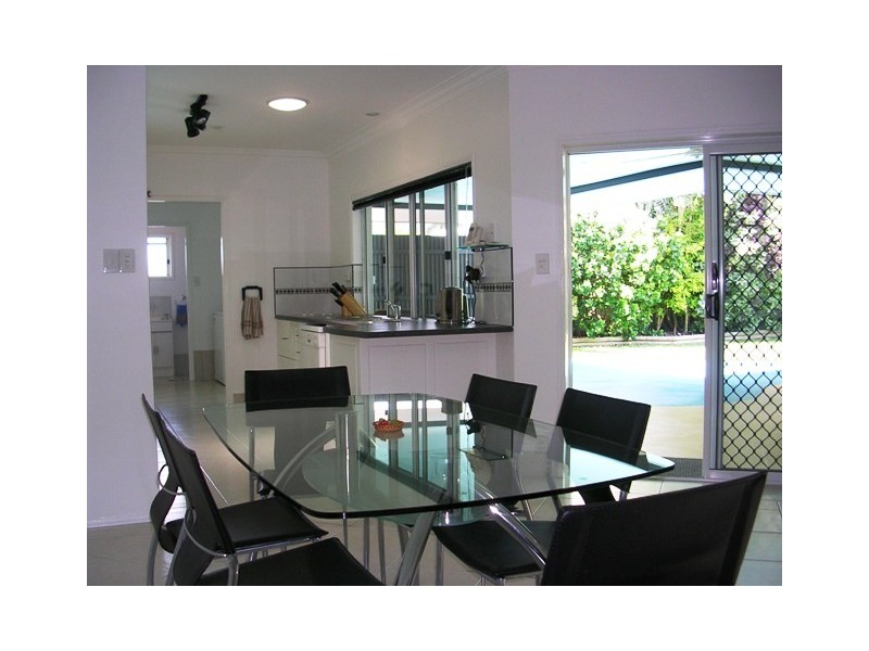 15 Lomond Street, Smithfield QLD 4878