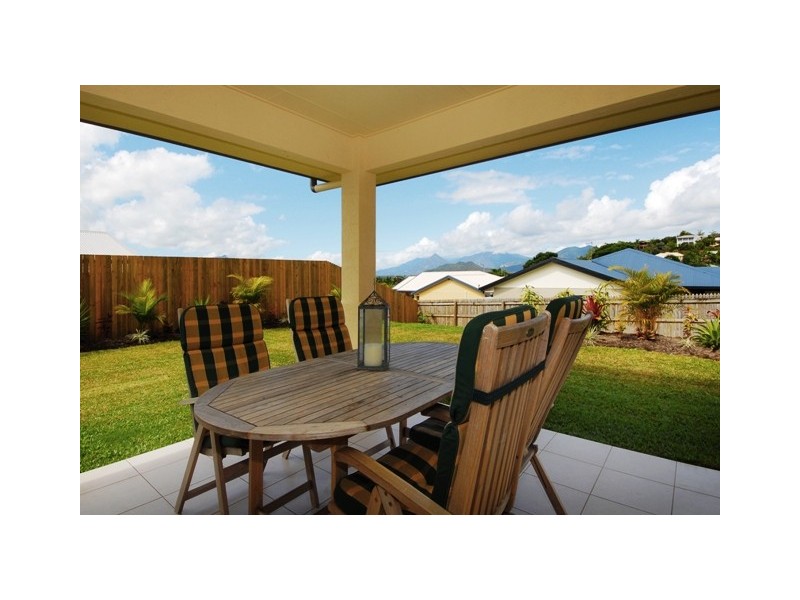 11 Mayflower Street, Mount Sheridan QLD 4868