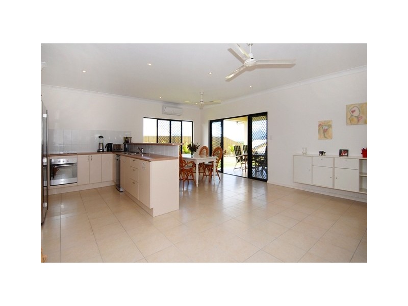 11 Mayflower Street, Mount Sheridan QLD 4868