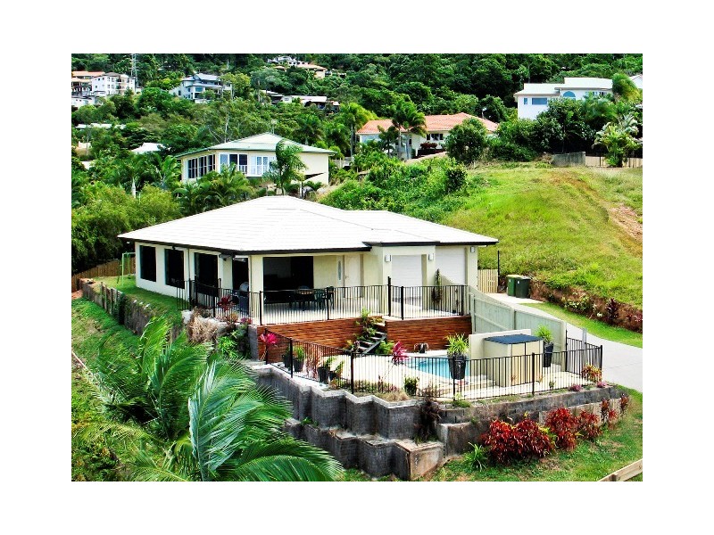 7 Leoni, Mooroobool QLD 4870