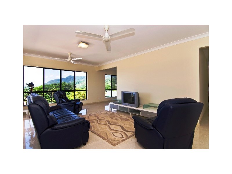 7 Leoni, Mooroobool QLD 4870