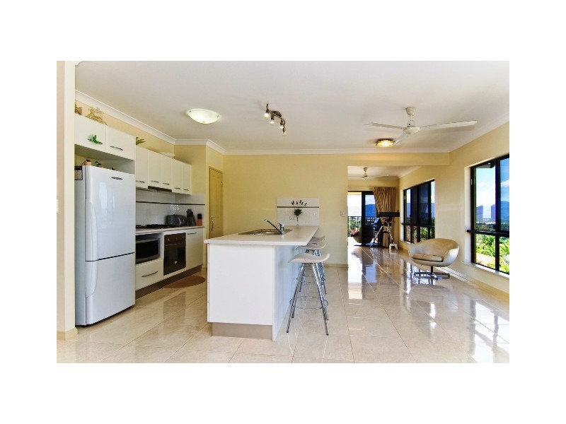 7 Leoni, Mooroobool QLD 4870