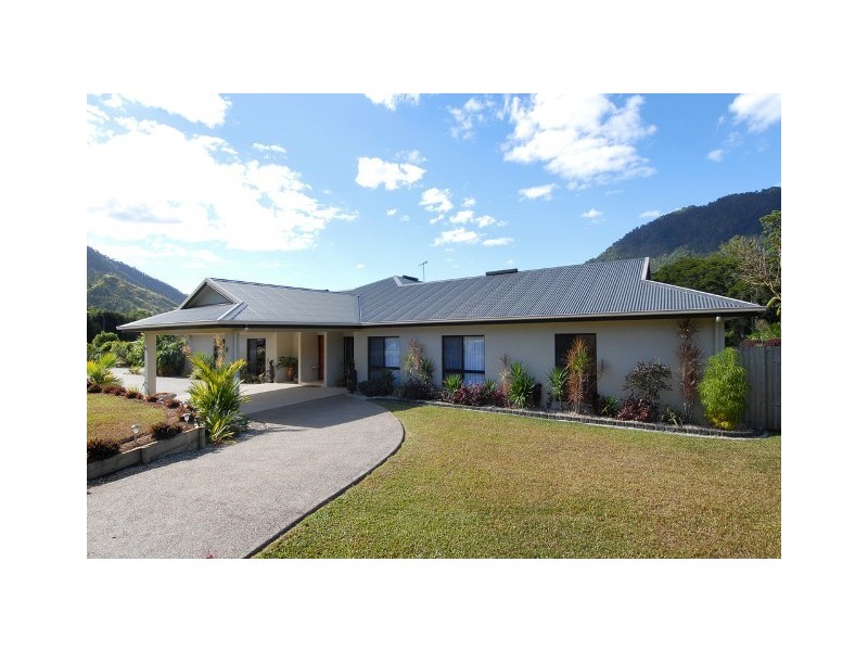 13 Quoll Close, Redlynch QLD 4870