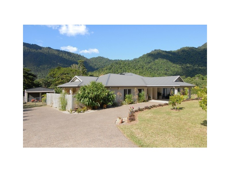 13 Quoll Close, Redlynch QLD 4870