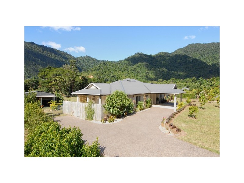 13 Quoll Close, Redlynch QLD 4870