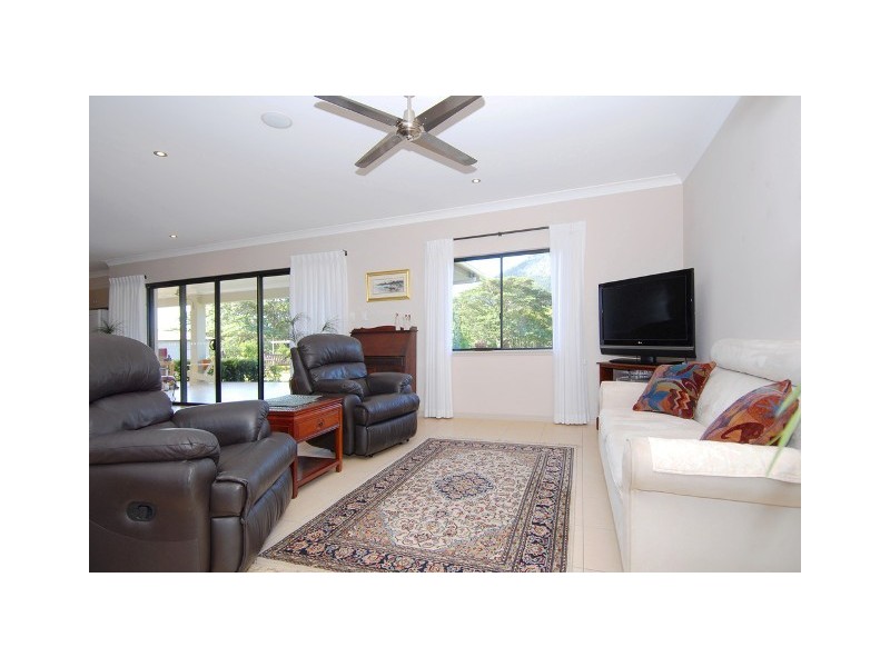 13 Quoll Close, Redlynch QLD 4870
