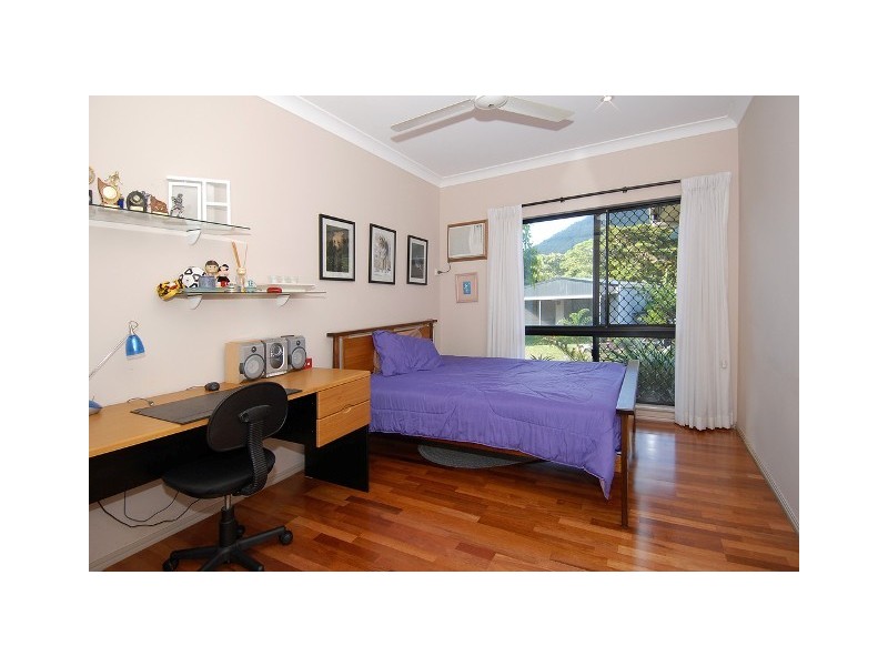 13 Quoll Close, Redlynch QLD 4870