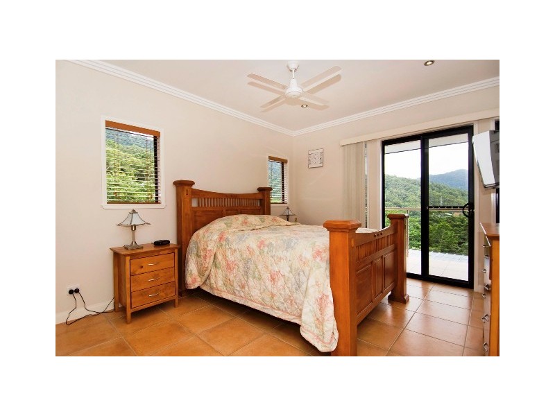 38-40 Osprey Close, Bayview Heights QLD 4868