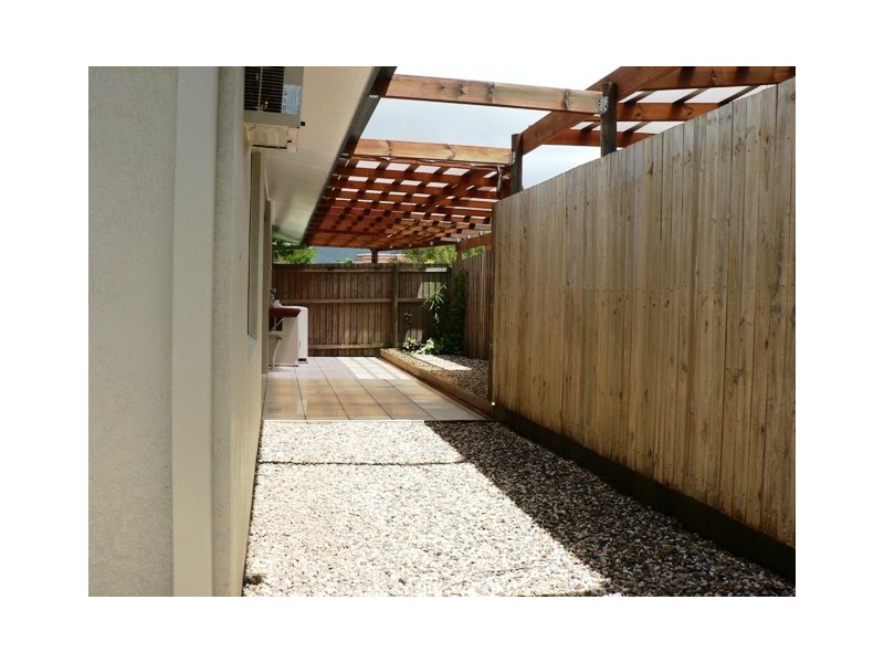 1 Hobson Drive, Brinsmead QLD 4870