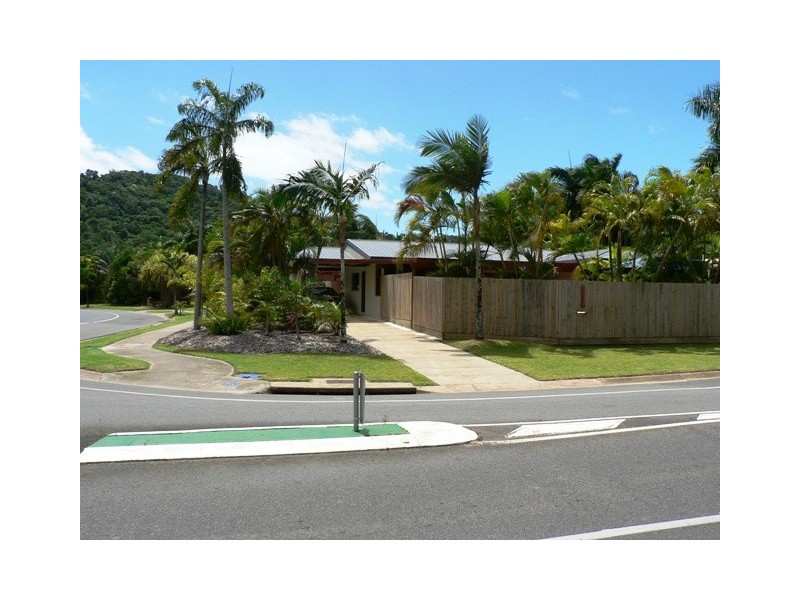 1 Hobson Drive, Brinsmead QLD 4870