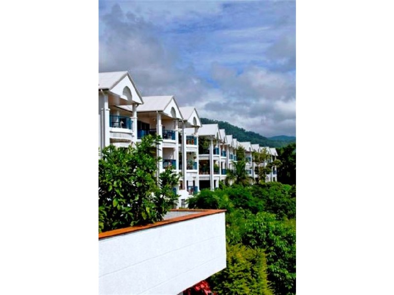 8 Munro Terrace, Mooroobool QLD 4870