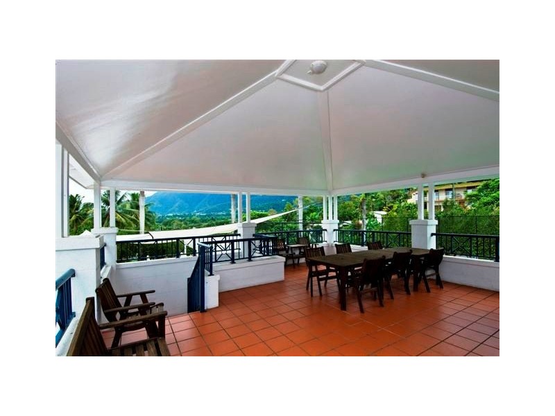 8 Munro Terrace, Mooroobool QLD 4870