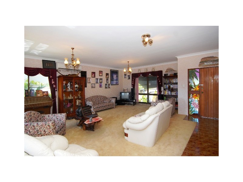 56 Koppen Terrace, Mooroobool QLD 4870