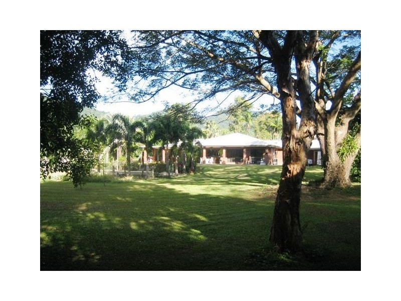 82 Currunda Close, Redlynch QLD 4870