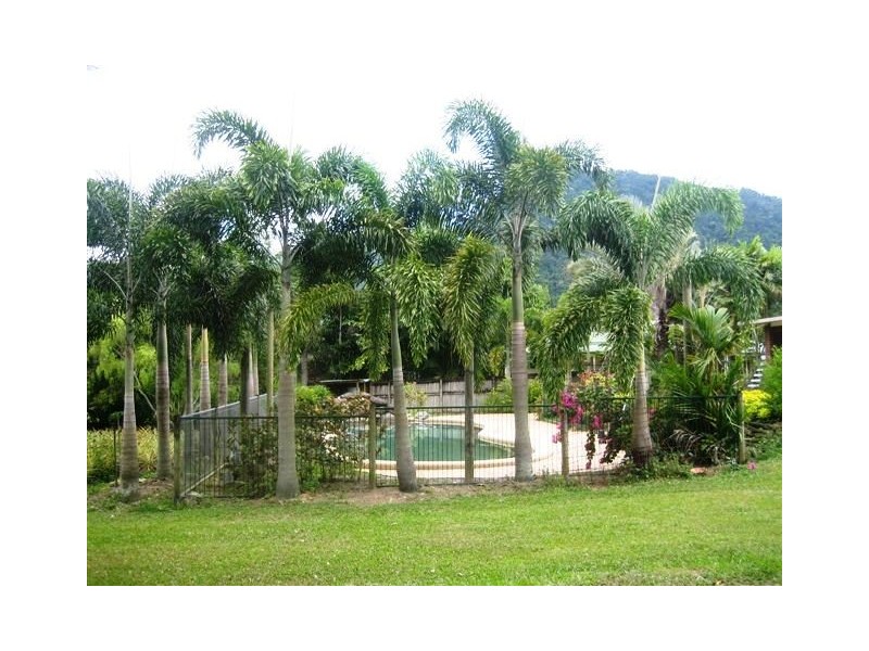 82 Currunda Close, Redlynch QLD 4870