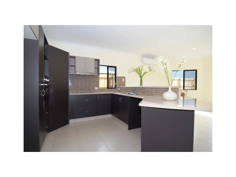 9 Calvert Close, Bentley Park QLD 4869