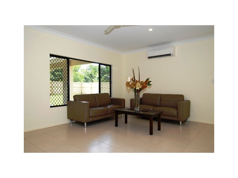 9 Calvert Close, Bentley Park QLD 4869