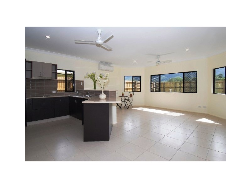 9 Calvert Close, Bentley Park QLD 4869